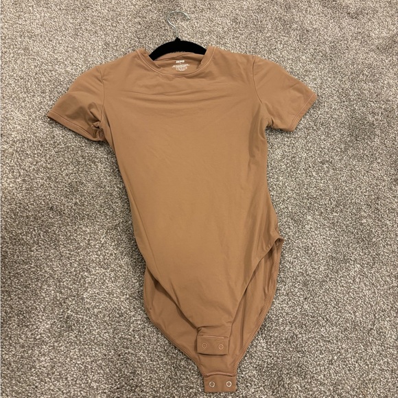 Skims fits everybody t-shirt bodysuit - Picture 2 of 2